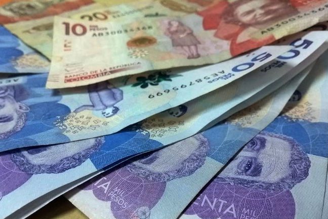 Pesos colombianos