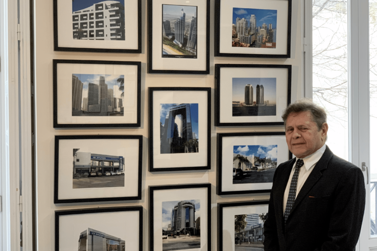 Carlos Mattos en su despacho